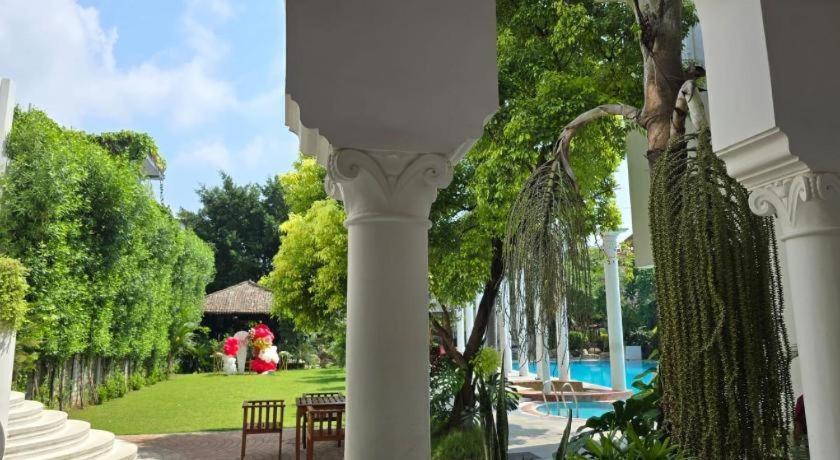 Club Denovo Hotel Butwal Buitenkant foto