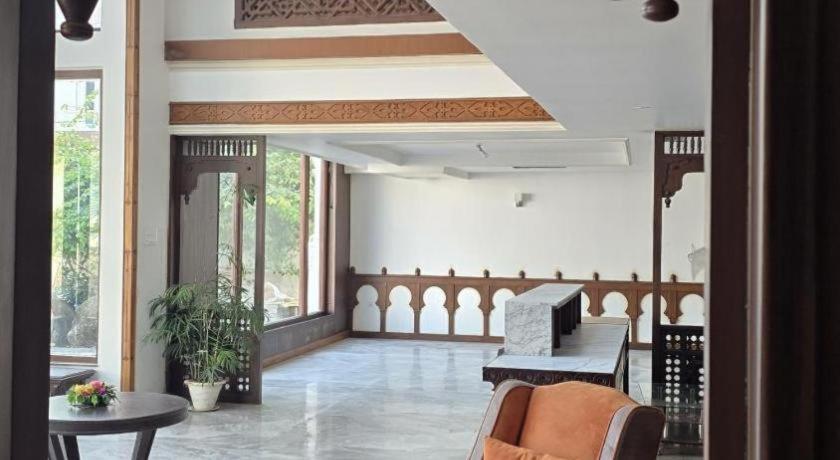 Club Denovo Hotel Butwal Buitenkant foto